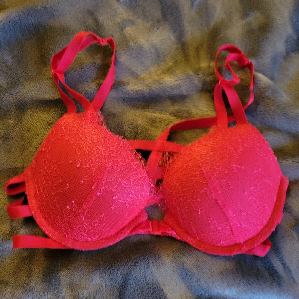 Red Victoria's Secret push up bra 32C